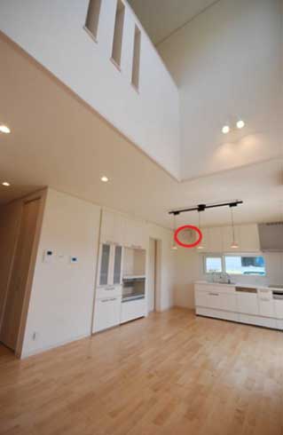 Kitchen with a 'Seseragi®' installed nearby.