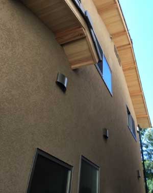 House front with 4 Seseragi®s installed.